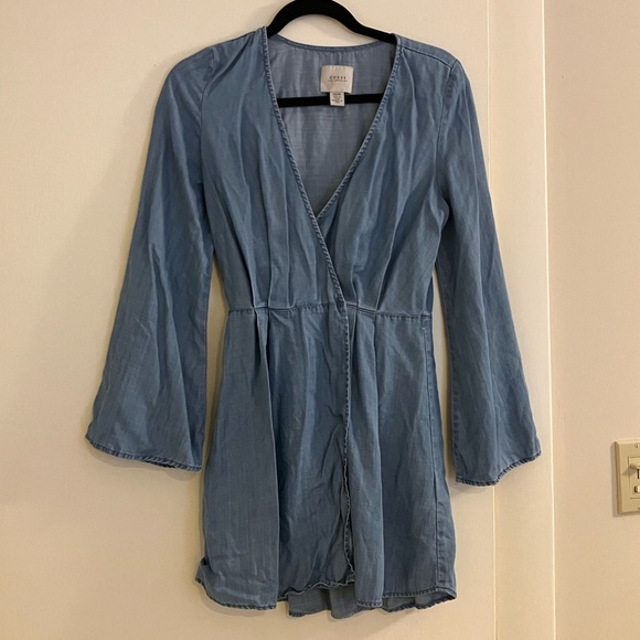 XS Guess Flared Denim Wrap Dress  V-Neck Bell Sleeve - Picture 1 of 6